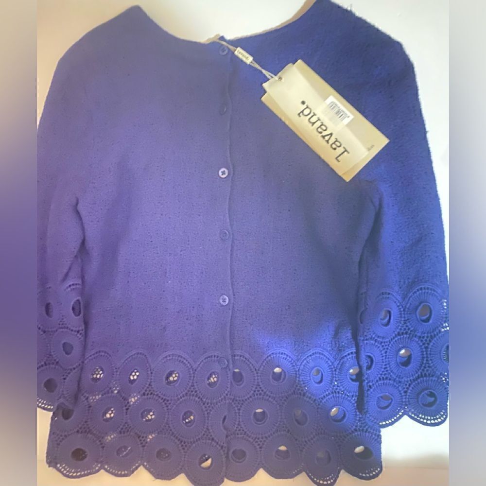 🛍️Lavand Button Down  embroidered fashion Blouse 3/4 Sleeve Size Small 💥